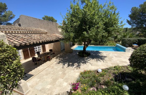 Saint-Raphael Villa | Villa con piscina y jardín de 2.000 metros cuadrados en la Costa Azul en Fréjus / St. Raphael