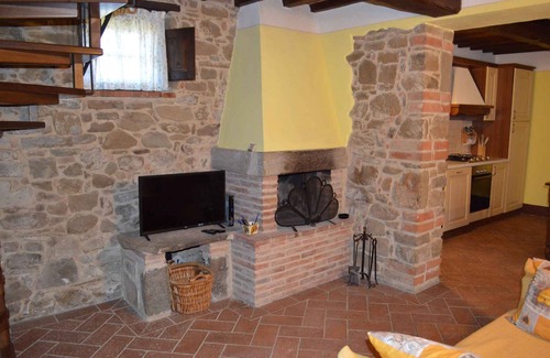 Civitella in Val di Chiana Villa | Casa vacacional con piscina y jardín
