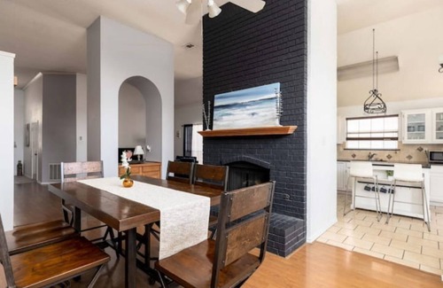 Flower Mound Casa | Villa with Pool, BBQ and More