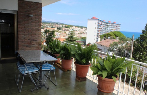 Canet de Mar Villa | VILLA CON PISCINA, CERCA DE LA PLAYA, Y FANTÁSTICAS VISTAS AL MAR.