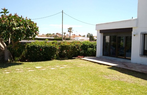 Roquetas de Mar Chalet De Esquí | Chalet con piscina a 150 m de la playa