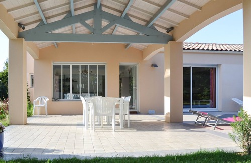 Saint Rogatien Villa | Villa con piscina, en un parque, zona tranquila, 6 personas, 3 dormitorios