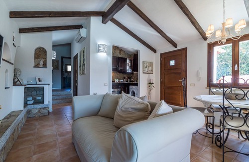 Castiadas Villa | Villa con piscina en Castiadas con interiores finos, a pocos kilómetros del mar