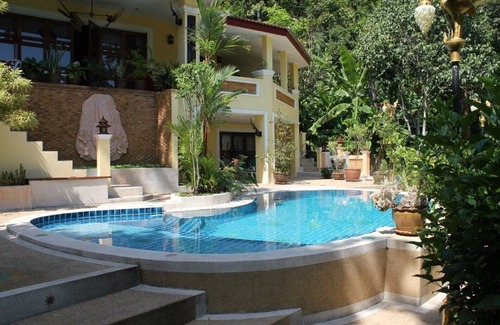 Ban Sakhu Villa | villa con piscina en jardin tropical