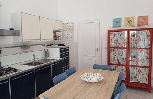 Fontane Bianche Villa | Villa with pool sleeps 12 3 Bathrooms - Air conditioning WiFi free