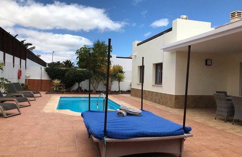 Caleta de Fuste Villa | Villa con piscina privada climatizada