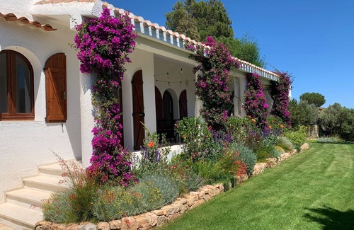 Eden Rock Villa | Villa con piscina privada y vistas impresionantes al mar más bonito de Cerdeña