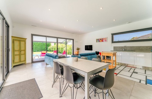 Cabannes Villa | Villa 'Avec Piscine Privée' con piscina privada, Wi-Fi y aire acondicionado