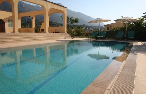 Kyrenia Villa | Villa con piscina privada y hermoso mar ya la montaña