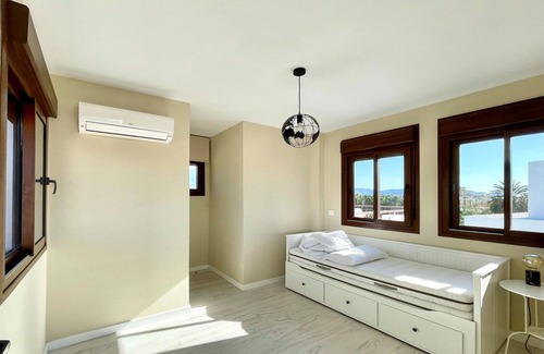 Motril Villa | Villa con piscina privada cerca de la playa