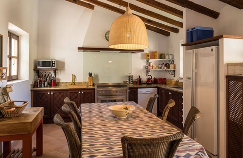 Deia Villa | Villa con piscina privada, montañas, mar y Opiniones de la iglesia
