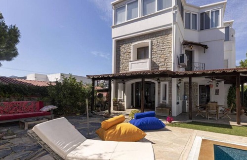 Bodrum City Center Villa | Villa with Private Pool in the Heart of Bodrum