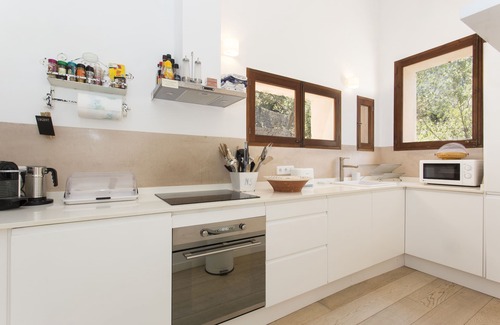 Deia Villa | Villa con piscina privada, pueblo y vistas al mar.