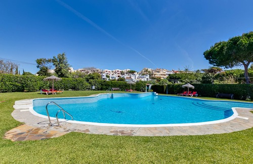 Bahia de Casares Villa | Villa moderna con espectaculares vistas al mar y vistas a la playa, ducha al aire libre y jacuzzi