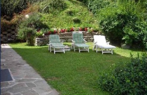 Griante Casa | Villa con vistas al lago y al jardín inmerso en el parque natural de San Martino