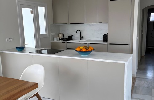 Mijas Villa | Villa 'Con Apartamento Separado' cerca de la Playa con Piscina, Terraza y Wi-Fi
