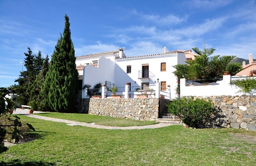 Benalmadena Villa | Villa con vistas espectaculares, extenso jardín con piscina privada Wifi