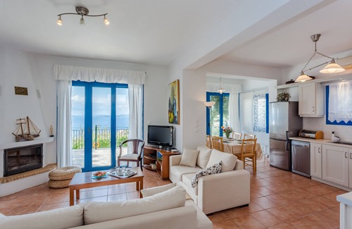 Glossa Villa | Villa con impresionantes vistas al mar a través del pueblo de Glossa