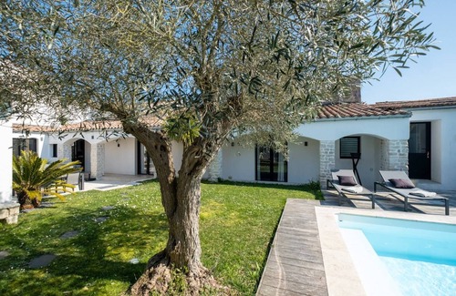 Saint-Martin-de-Re Casa | Villa with swimming pool in the heart of Saint Martin