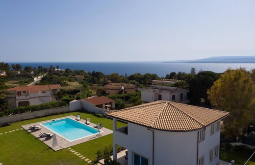 Plemmirio Villa | Villa con piscina a pocos metros del mar (reserva marina protegida de Plemmirio)