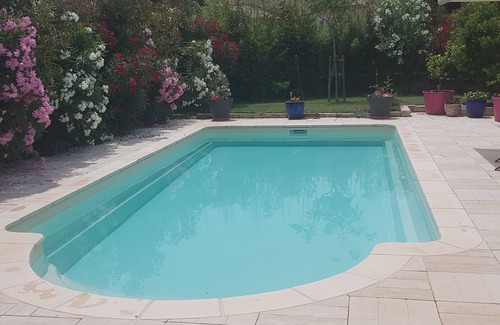 Eyragues Casa | VILLA WITH SWIMMING POOL NEAR THE VILLAGE CENTER