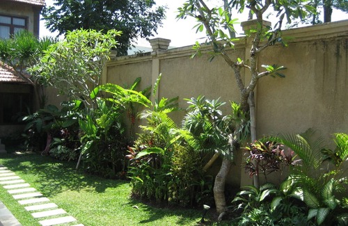 Jimbaran Bay Villa | VILLA CON PISCINA CERCA DE JIMBARAN BEACH