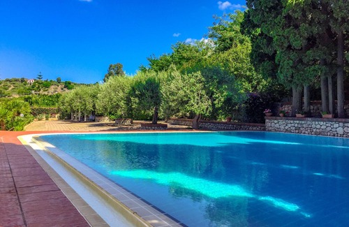 Province of Messina Villa | Villa en Sicilia con piscina en alquiler en frente de las Islas Eolias