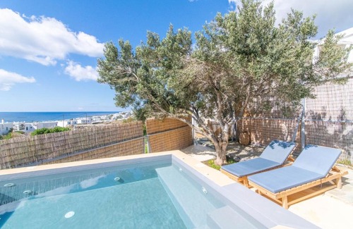 Agios Ioannis Apartamento | Villa with View of Agios Ioannis and Pool with Jacuzzi