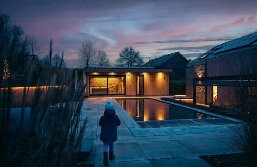 Ortheuville Casa | Villa Wood - Gîte de prestige en Ardennes - 10 personnes - Sauna, jacuzzi, piscine et billard