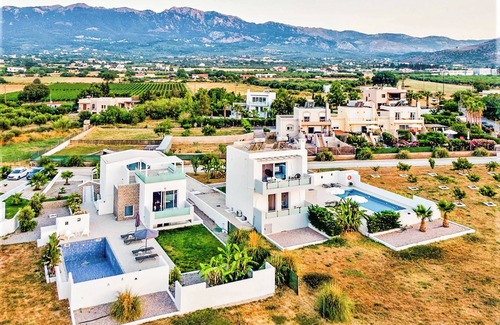 Zipari Villa | Villa Xenos Tria - Cuatro Habitaciones Villa, Capacidad 8