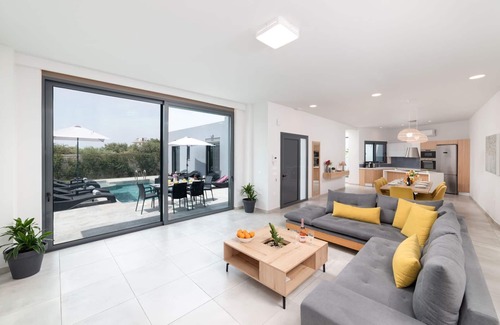 Agia Marina Villa | Villa en Plataniás con 4 habitaciones, capacidad 10