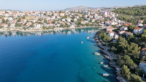 Businci Apartamento | Villa Zen Trogir - Apartment Trogir Heated pool, EV Type 2