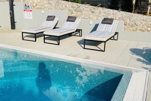 Businci Apartamento | Villa Zen Trogir - Apartment Trogir Heated pool, EV Type 2