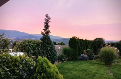 Holubyne Casa | Villa Zephyrus Вілла Зефір