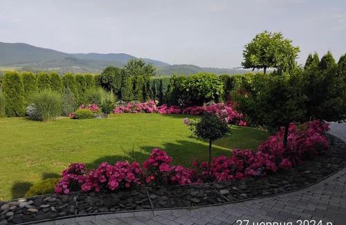 Holubyne Casa | Villa Zephyrus Вілла Зефір