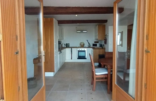 Montesquieu-des-Alberes Casa | Village House with magnificent views close to the Mediterranean coast.
