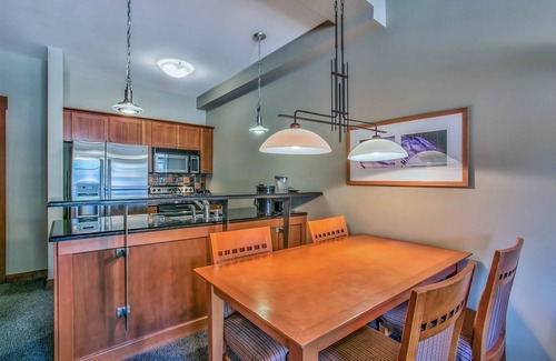 Olympic Valley Condominio | Village at Squaw Valley - 1BR - Ski-in Ski-out, último piso, unidad final