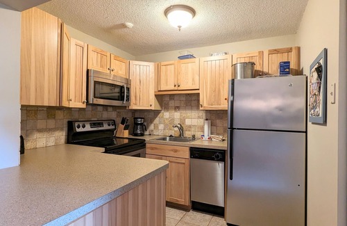 Weirs Beach Condominio | Village at Winnipesaukee Unit 111