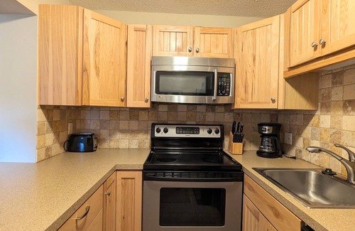 Weirs Beach Condominio | Village at Winnipesaukee Unit 111