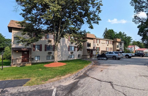 Weirs Beach Condominio | Village at Winnipesaukee Unit 111