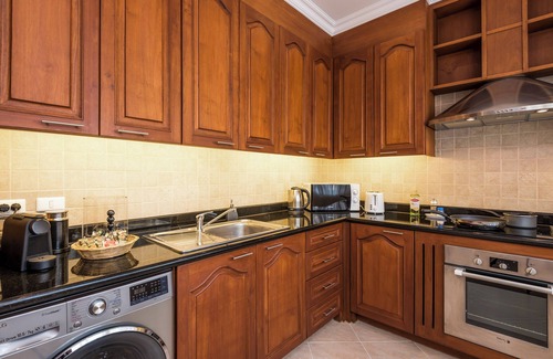 Jomtien Villa | Village Austria - Luxury 3BR private pool villa Pratamnak Soi 5 -50m to beach