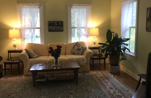 Cazenovia Casa | Village Colonial Cazenovia 1 Block from Lake & Town