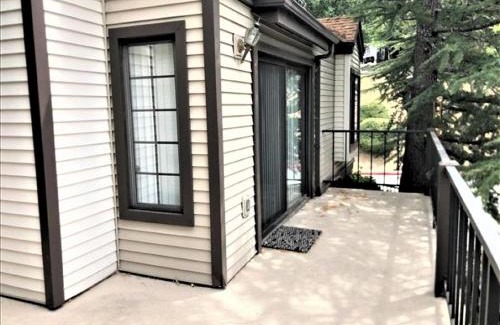 Lake Arrowhead Apartamento | Village Condo condo