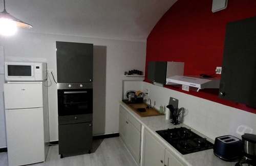 Baix Casa | Village gîte furnished house