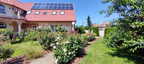 Tiszakanyar Casa | Village Garden Family Guest House