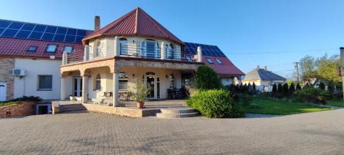 Tiszakanyar Casa | Village Garden Family Guest House