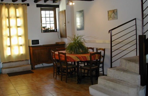 Castelnau-dArbieu Casa | Village house with large terrace, panoramic view and private pool