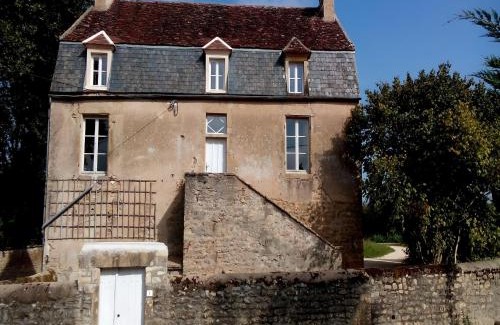 Vault-de-Lugny Casa | Village House in Burgundy near Vézelay Basilica