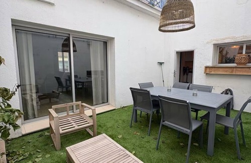 Pomerols Casa | Village house in Pomérols with roof terrace