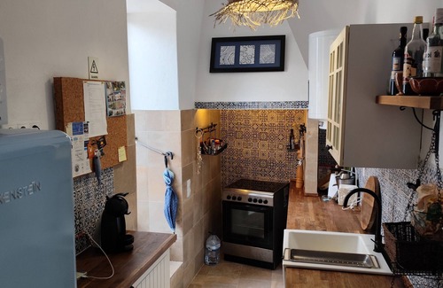 Ferragudo Casa | Tranquila casa de pueblo en el corazón de Ferragudo, hermoso patio grande, salón en la azotea.